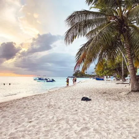 Apartment 5 Mins Walk To The Beach