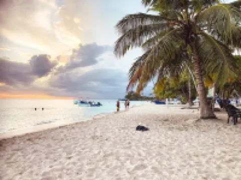 Apartment 5 Mins Walk To The Beach