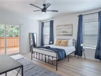Comfy and Happy Stays Near Riverwalk and Downtown Hotels near Normoyle Park