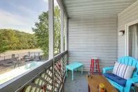 3 Mi to IU: Dog-friendly Condo w/ Pool Access! - 2 Sao