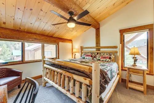 Cabin 3/4 Mi to Red River Ski & Summer Area - Wifi