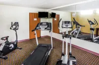 Rodeway Inn & Suites - Gym