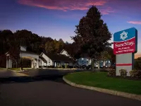SureStay Plus Hotel by Best Western Highland Poughkeepsie Hotels in Lloyd