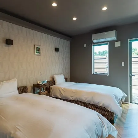 Alezed Villa Shiraho