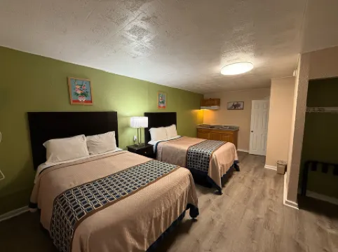 Executive Inn & Kitchenette Suites-Eagle Pass