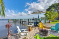 Waterfront Stuart Oasis w/ Hot Tub & Dock! - Kitchens