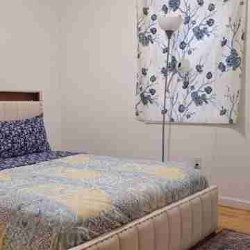 Entire spacious Luxury Condo - 10mins walk to JSQ Path Rooms