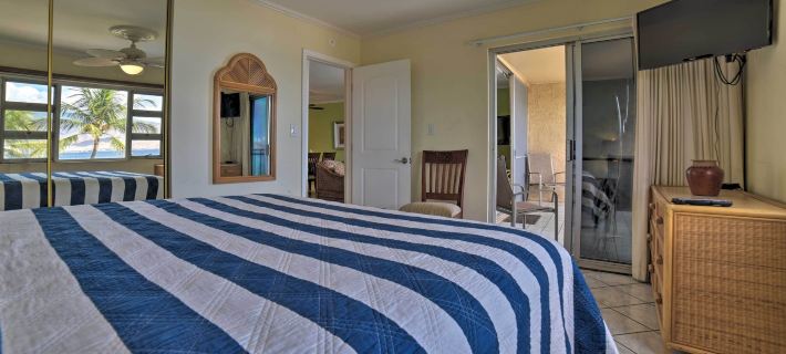 Beachfront Kihei Sanctuary w/ Lanai & Ocean Views! Hoteles en Kihei