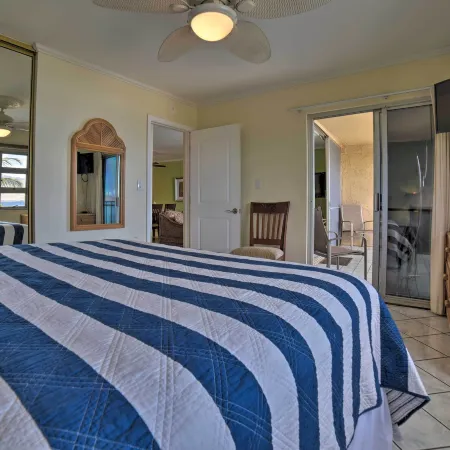 Beachfront Kihei Sanctuary w/ Lanai & Ocean Views!