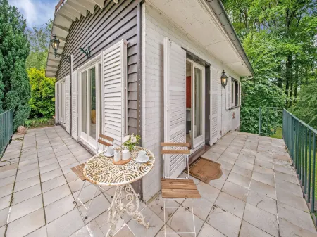 Cozy Hideaway in Ferrières