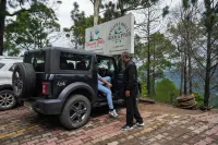 Kasauli Hills Resort - parking