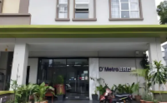 D'Metro Hotel Hotels near Bukit Kayangan Palace