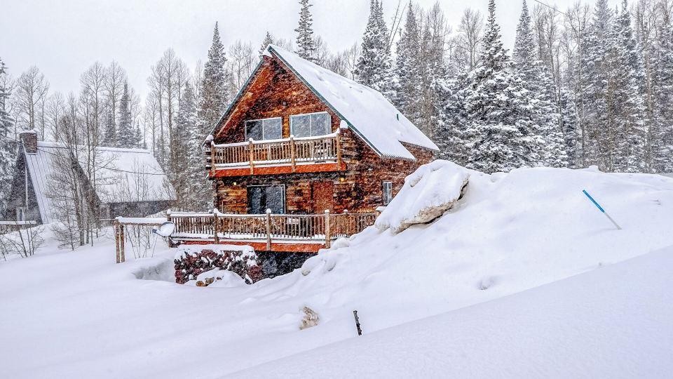 Rustic Cabin Stay in Brian Head Resort w/ View