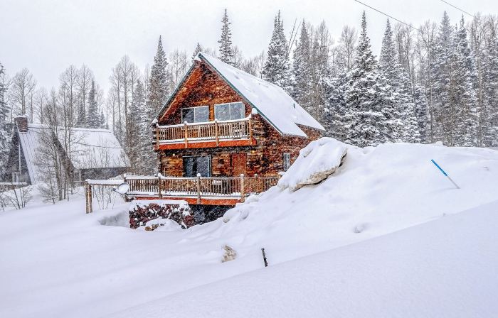 Rustic Cabin Stay in Brian Head Resort w/ View