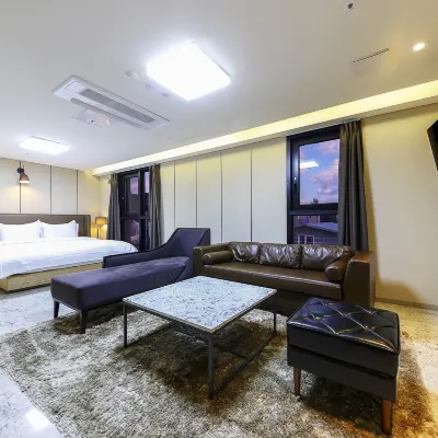Richwell Hotel Các khách sạn gần Nhà hàng Sushi Koji