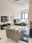 KLIA Travel Homestay - 3R 2B - Wifi & Netflix - 2-Star