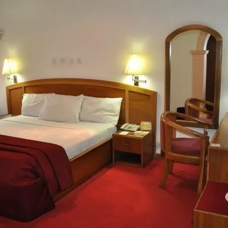 Valencia Hotels