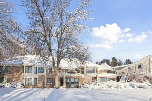 Luxe Long Lake Home w/ Pool, Game Room & Courts! -  Ferienhäuser
