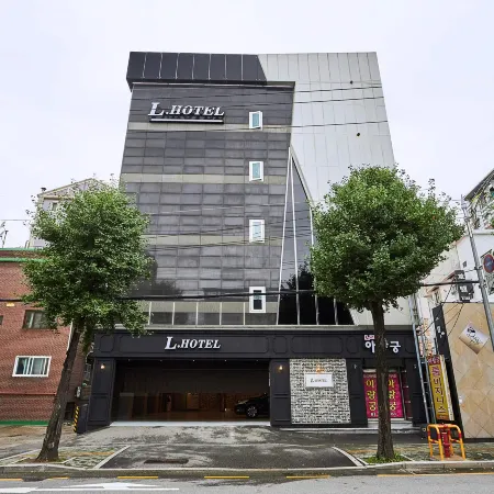 L.Hotel