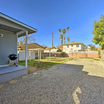 Riverside House w/ Yard ~ 1 Mi to Downtown!