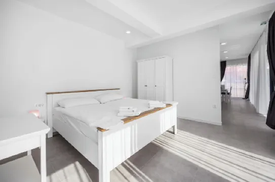 Modern Apartment, 300m From the Beach