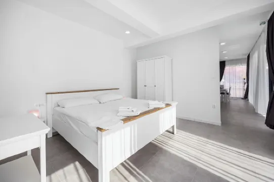 Modern Apartment, 300m From the Beach