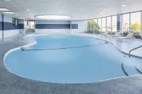Royle Hotel Milwaukee Airport - piscine