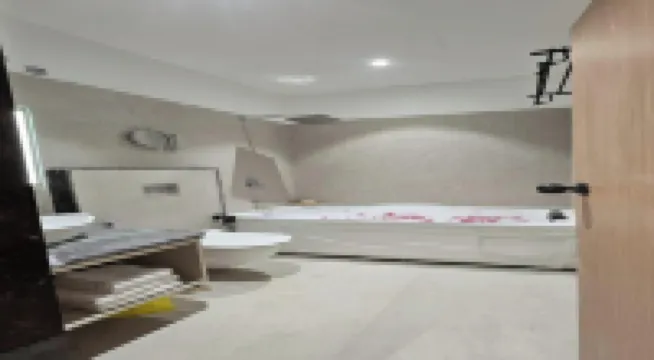 Benchmark Select, Star Square