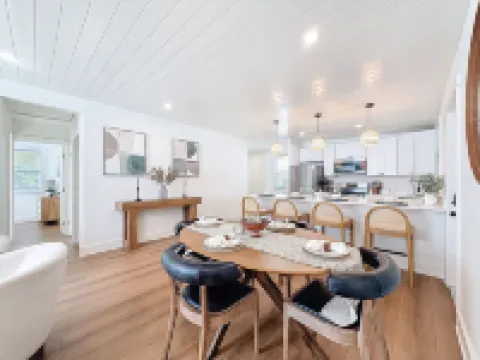 3716 7th Ave W