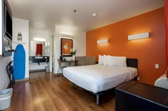 Motel 6 Temecula, CA - Historic Old Town