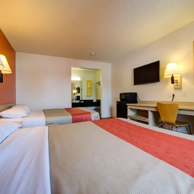 Motel 6 Seattle, WA - Airport Hotels near Foster Golf Links