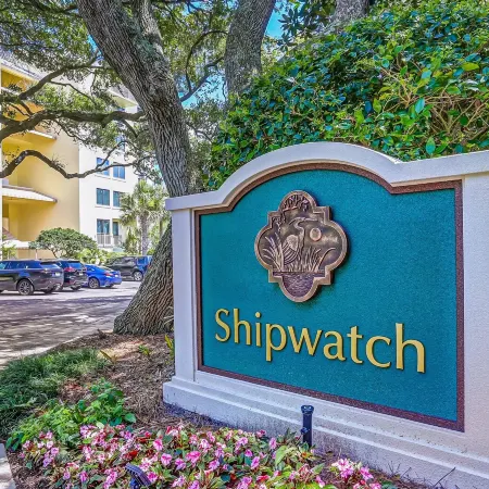 Oceanfront Condo with Large Balcony, Pool, Central AC & Views