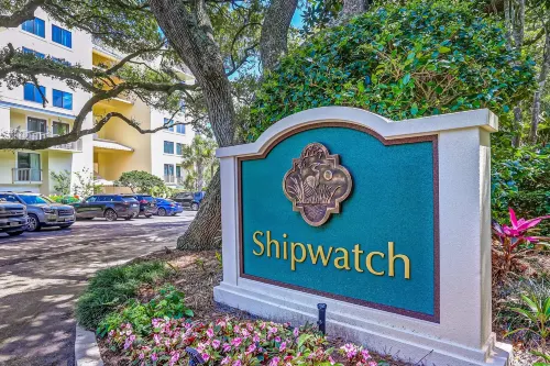 Oceanfront Condo with Large Balcony, Pool, Central AC & Views - Condos