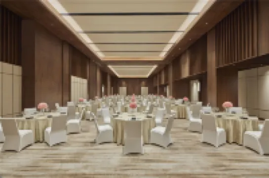 Hilton Gurugram Baani City Centre Hotels in Gurugram