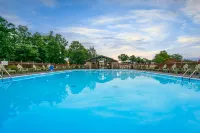 ฮอลิเดย์อินน์ คลับเวเคชั่นส์ ฮอลิเดย์ฮิลส์ รีสอร์ต แบรนสัน บาย IHG - ที่มีสระว่ายน้ำ