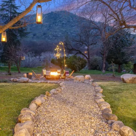 Three Oaks - Perfectly Designed Nature Escape!