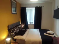 4 Bed Flat Sleeps 10 Pets Parking Ev Charging