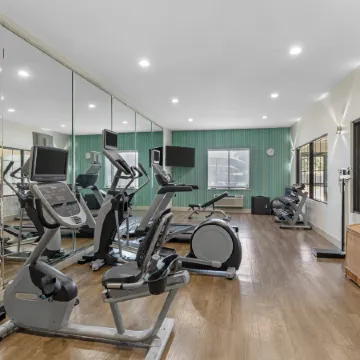 Holiday Inn Express & Suites FAIRFIELD-NORTH by IHG