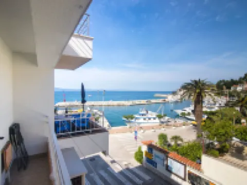 Apartments Matko Hotels in Podgora