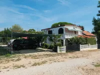 Apartments Stefani Hotels in Vir