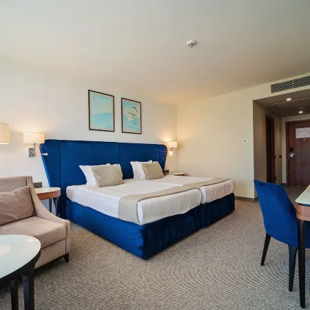 Astor Garden Hotel