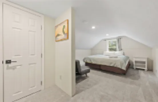 Peaceful Portage Lakes Retreat • Spacious 3Br on Private 1‑ Lot