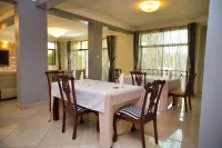 Lakepoint Villa - breakfast