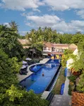 Oceans 5 Dive Resort - Infinity Pools