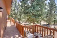 Spacious Duck Creek Village Cabin w/ Hot Tub! - acceptant les animaux