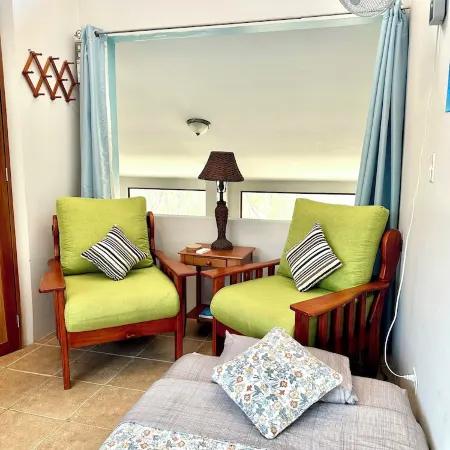Ocotal Hilltop Condo: Mountain Views, 4 Pools, 3 Min to Beach, 100 Mbps WiFi