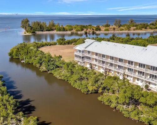Mangrove Point Townhome Hotels in Ruskin