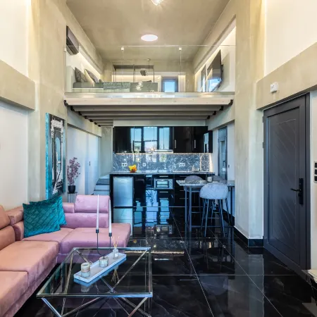 Ventiri Lofts - Luxury Penthouse w/ Home Cinema
