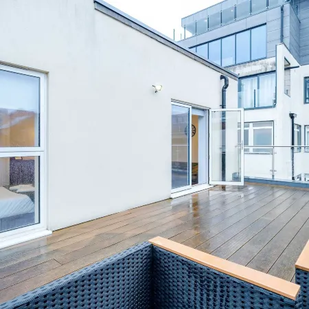 Leeds City-centre 1-bed With Private Roof Terrace