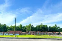 OYO Hickory House Inn